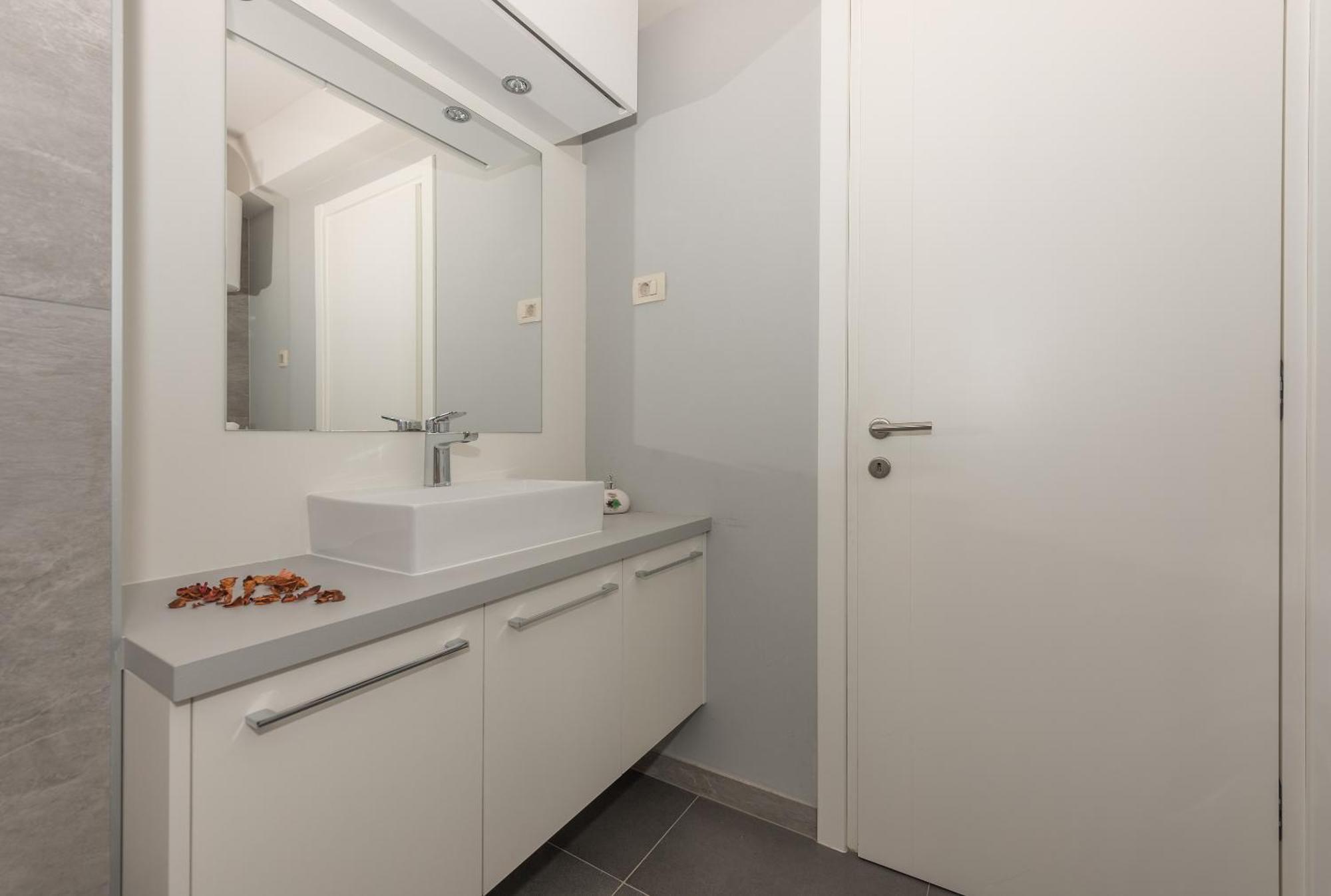 Kati Apartment Макарска Номер фото