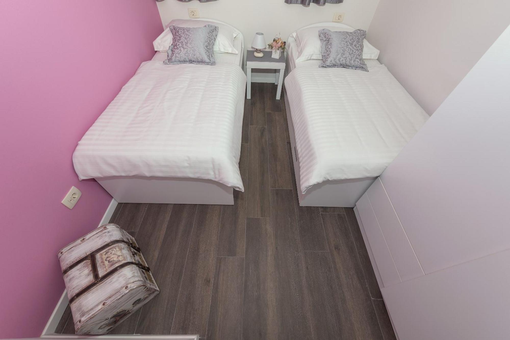 Kati Apartment Макарска Номер фото
